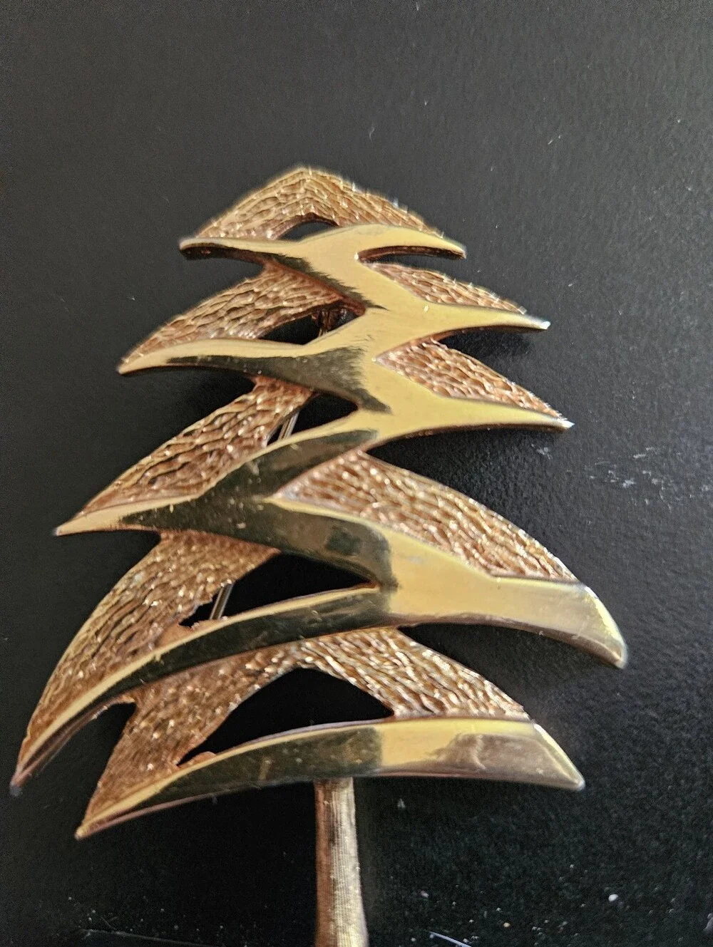 Gold Tree Decorative Accent Pin - Brand Unspecified